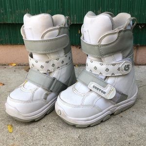 Toddler 12 Burton snowboard boots